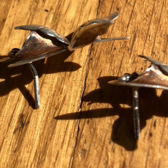 Beautiful Vintage Petite Sterling Orchid Earrings - Picture 3 of 15